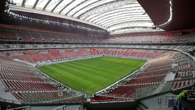 Guardian: Αιματοβαμμένο Παγκόσμο Κύπελλο - Πάνω από 6.500 νεκροί μετανάστες στα εργοτάξια του Κατάρ