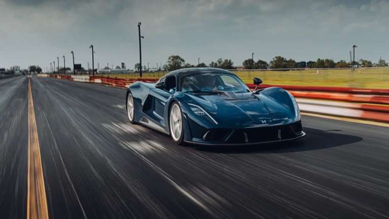 Απόλαυσε τον σαγηνευτικό ήχο 1.817 &quot;παραδοσιακών&quot; ίππων