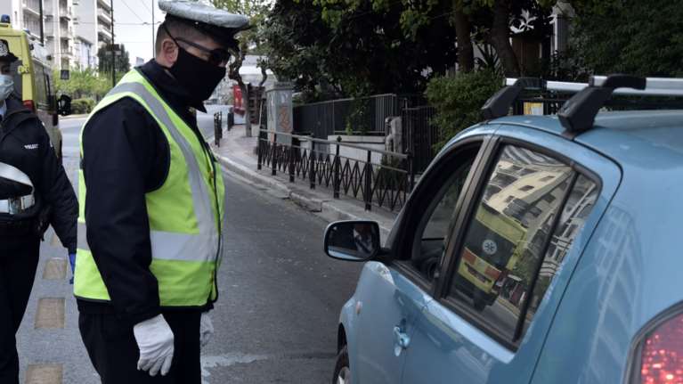 Αδιόρθωτοι οι Έλληνες οδηγοί-1558 κλήσεις για παρκάρισμα σε θέσεις ΑΜΕΑ τον Ιούνιο