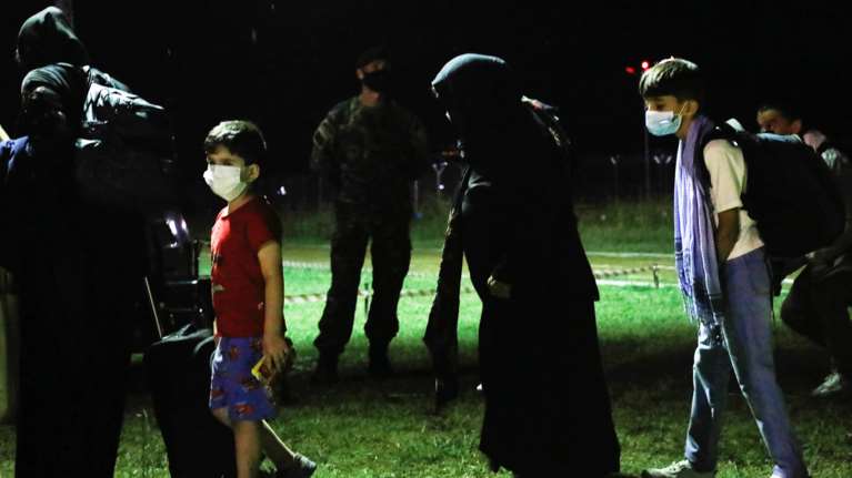 Reuters: Στο Πακιστάν ελληνικό αεροσκάφος - Έτοιμο να απεγκλωβίσει 18 Αφγανούς