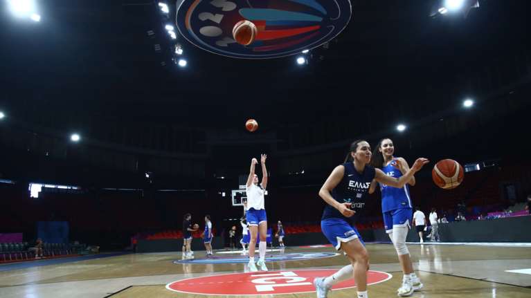 Τι αντίκρυσαν οι αθλήτριες της Εθνικής Ομάδας Μπάσκετ όταν χτύπησε ξαφνικά το κουδούνι τους – Η διπλή έκπληξη από τον ΟΠΑΠ