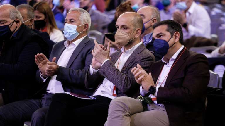 Συνέδριο ΣΥΡΙΖΑ:  Η απόλυτη κυριαρχία του Αλέξη Τσίπρα και η βαριά ήττα της "Ομπρέλας"