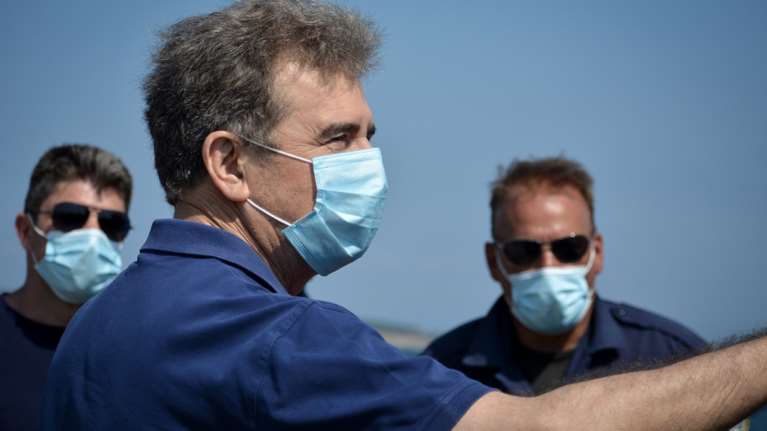 Χρυσοχοΐδης στον Guardian: Μέχρι το Πάσχα η Λέσβος θα έχει αδειάσει από πρόσφυγες