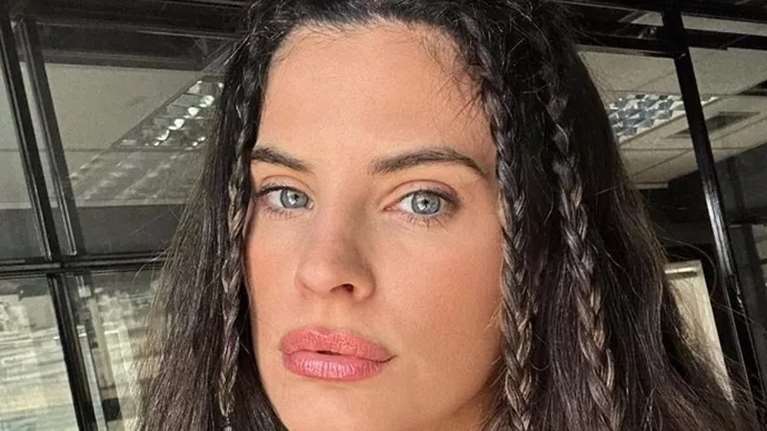 Χριστίνα Μπόμπα: Ποζάρει με φουσκωμένη κοιλίτσα πιο όμορφη από ποτέ