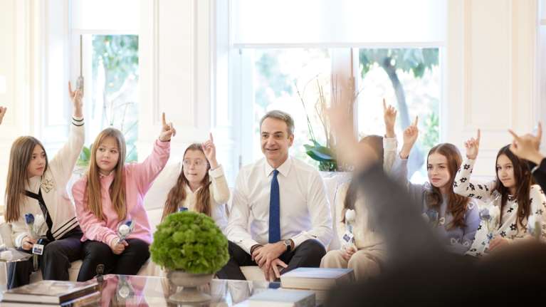 Κυριάκος Μητσοτάκης: Συνάντηση με μαθήτριες και μαθητές του μειονοτικού Δημοτικού Σχολείου Πάχνης Ξάνθης