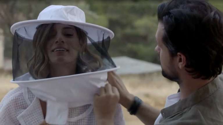 Όταν ο &quot;Σασμός&quot; συνάντησε τις &quot;Άγριες Μέλισσες&quot; - Η viral σκηνή που συζητήθηκε