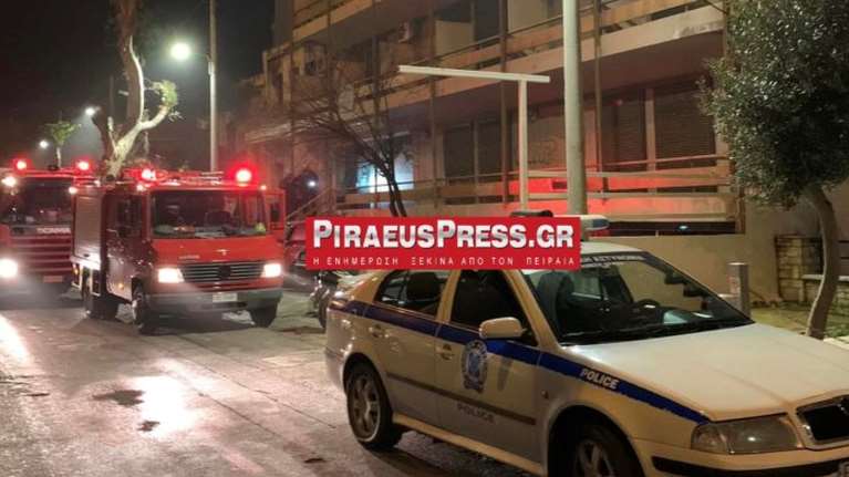 Πειραιάς: Φωτιά στο ξενοδοχείο Κηφισσός - Μεγάλη επιχείρηση της Πυροσβεστικής