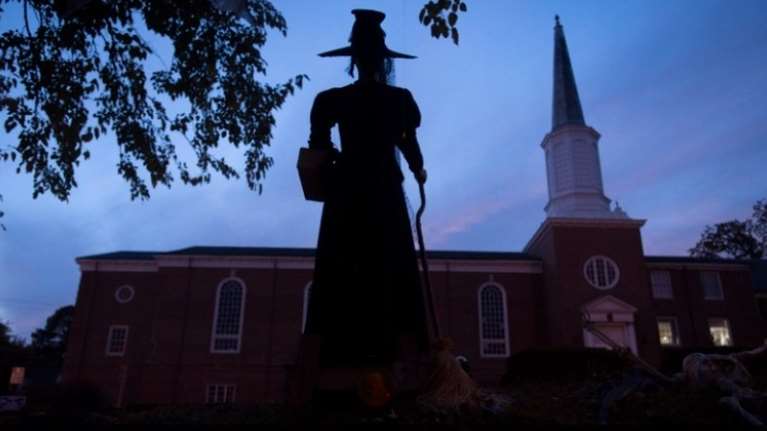 &quot;Μάγισσες&quot; απαλλάσσονται από τις κατηγορίες με... 400 χρόνια καθυστέρηση - &quot;Δικαστικό σφάλμα οι ποινές τους&quot;