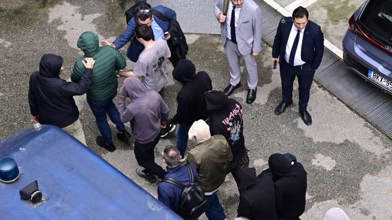 ΟΠΕΚΕΠΕ: Αναβάθμιση της κατηγορίας για τον λογιστή - Βρέθηκαν σπίτι του προϊόντα γνωστών οίκων ειδών πολυτελείας