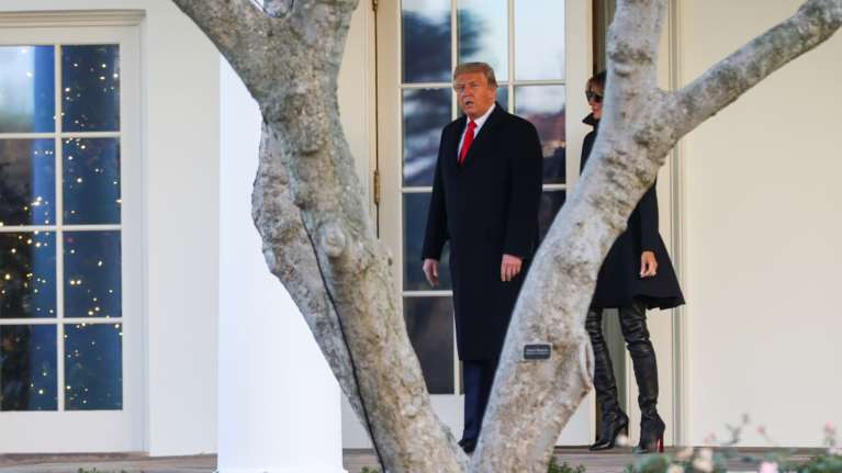 Μέχρι και η New York Post λέει στον Τραμπ: Φτάνει, σταμάτα την παράνοια, έχασες τις εκλογές