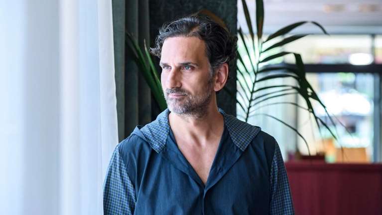 Νίκος Ψαρράς: Το ελληνικό θέατρο έχει γίνει &quot;το κέντρο της ακολασίας&quot; και όλοι οι άλλοι σιωπάτε