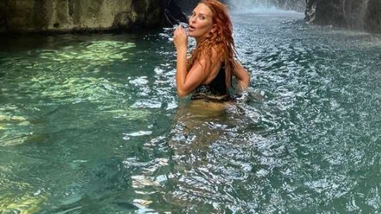 Σίσσυ Χρηστίδου: Στα κρυστάλλινα νερά στο Κουρταλιώτικο φαράγγι  - Εικόνες