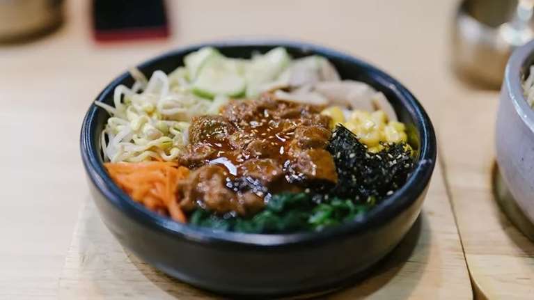 Ξινό, καυτερό και φαρμακευτικό: Μάθε τι τρώνε οι Κορεάτες κάθε μέρα για μακροζωία