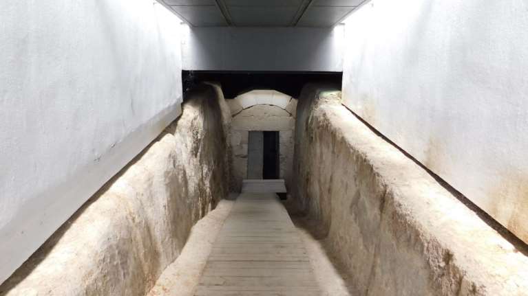 Μέγας Αλέξανδρος: Έλληνας καθηγητής υποστηρίζει ότι ο τάφος της μητέρας του Ολυμπιάδας, είναι στον Κορινό Πιερίας [Βίντεο]