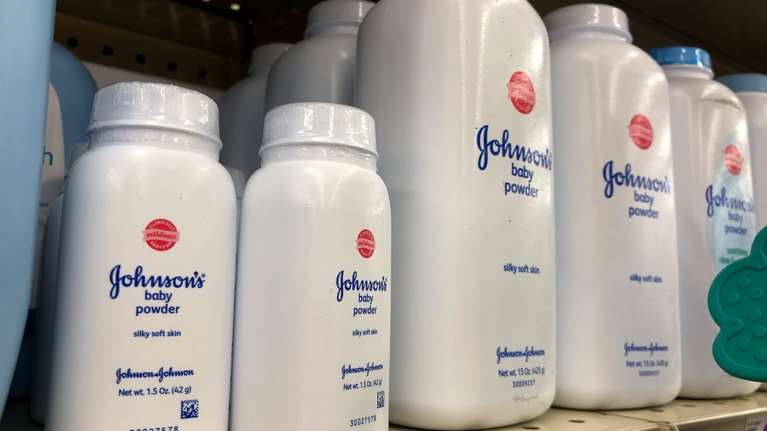 Johnson &amp; Johnson: Αποζημίωση μαμούθ 8,9 δισ. δολ. για τις καρκινογόνες ουσίες στο παιδικό ταλκ