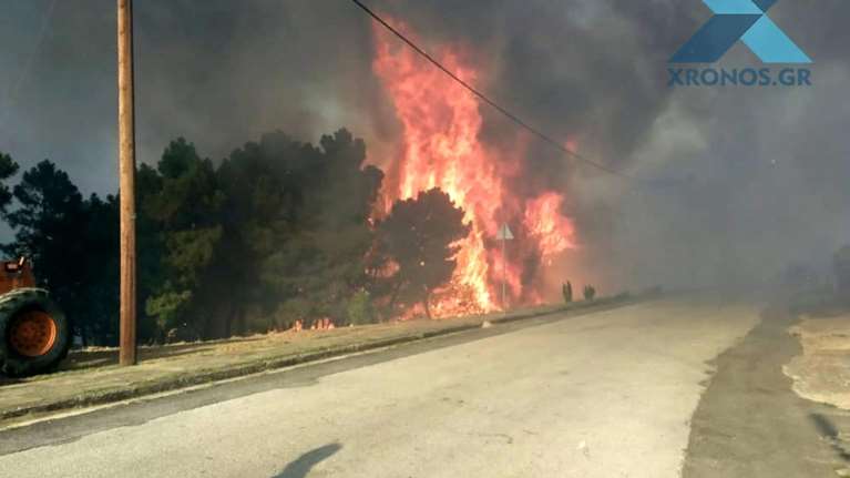 Πυρκαγιά στις Σάπες Ροδόπης: Χωρίς ενεργό μέτωπο, επέστρεψαν οι κάτοικοι στον οικισμό που εκκενώθηκε
