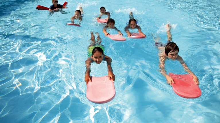 Πώς να διαλέξεις summer camp για το παιδί (και να μην το μετανιώσεις)