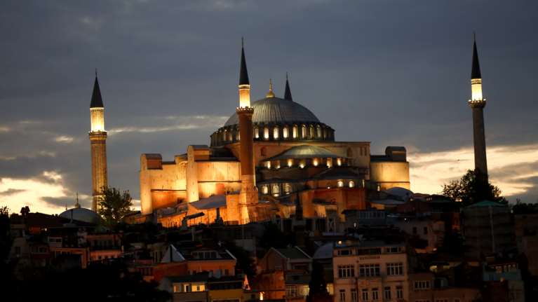 Η υποκρισία της Τουρκίας με τη μειονότητα της Θράκης και η σταδιακή εξάλειψη των ελληνικών σχολείων από την Πόλη