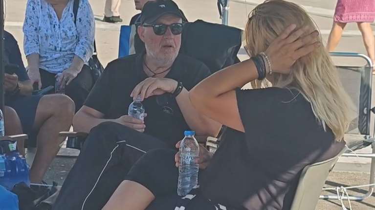 Τέμπη: Σταματάει την απεργία πείνας ο Δ. Οικονομόπουλος που στάθηκε στο πλευρό του Πάνου Ρούτσι