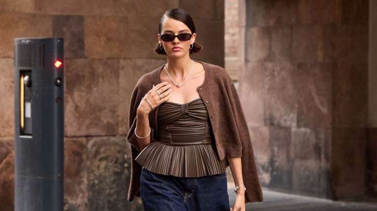 Οι σοφιστικέ τρόποι για να φορέσεις τις γήινες αποχρώσεις αυτή τη σεζόν