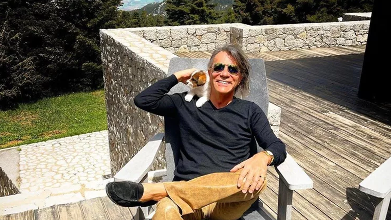 Ηλίας Ψινάκης: ''Μόλις χώρισαν, ο Βλάσσης έμενε μαζί μου τον πρώτο καιρό γιατί η Αλίκη Βουγιουκλάκη τα είχε φτιάξει με τον Κώστα''