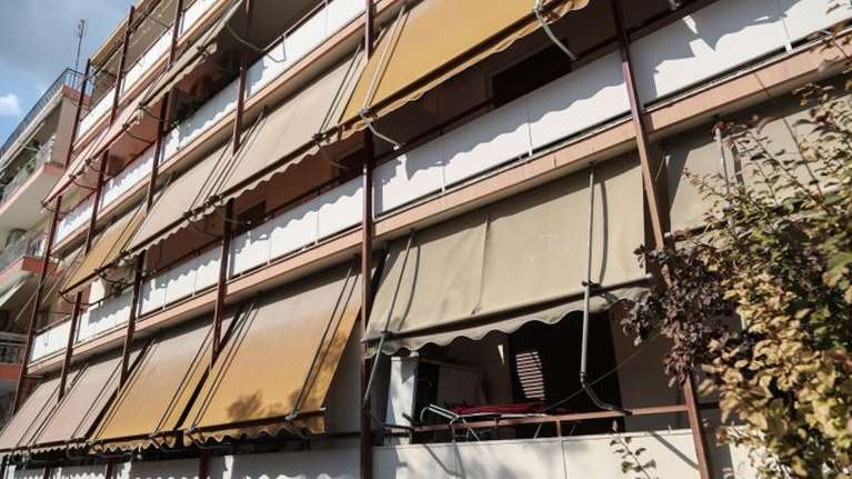 Εκρηξη σε διαμέρισμα στην οδό Λιοσίων - Τραυματίστηκε ηλικιωμένη [εικόνες]