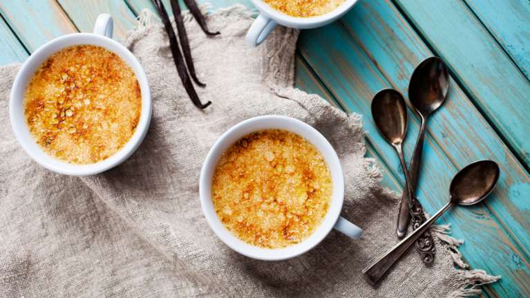 Συνταγή για την πιο εύκολη και νόστιμη κρεμ μπρουλέ - Με μόνο 3 υλικά