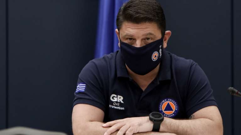 Σε πύρινο κλοιό η χώρα: Έκτακτη ενημέρωση Χαρδαλιά για τις φωτιές