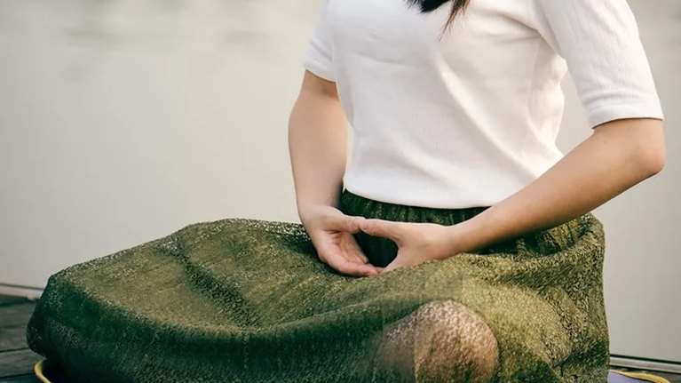 5 θεραπείες ανακούφισης από κράμπες περιόδου