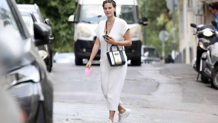 Χριστίνα Μπόμπα: &quot;Μας φιλοξενούν οι γείτονες&quot;