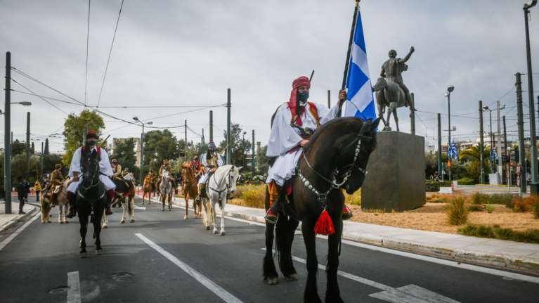 Το Ιππικό επιστρέφει στον ελληνικό στρατό - Θα απαρτίζεται από &quot;μαυροσκούφηδες&quot;