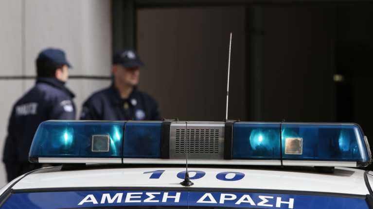 Προκλητικό κορονο-πάρτι αρραβώνων με 150 άτομα στη Νέα Ιωνία Βόλου
