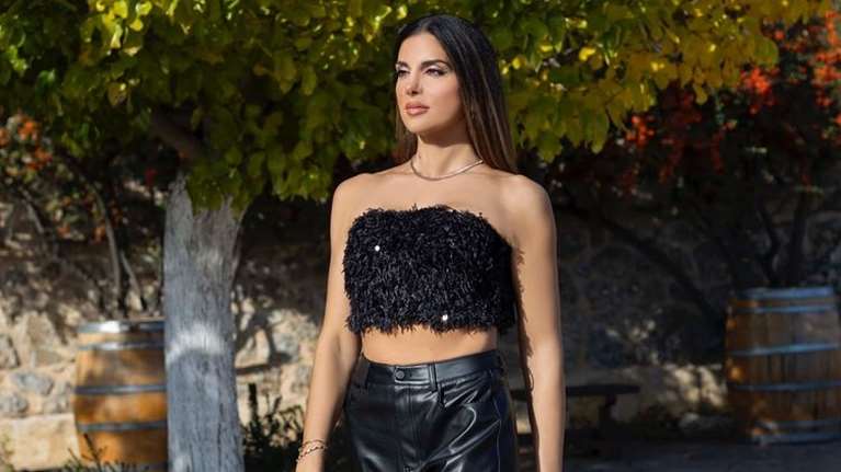 Περήφανη μαμά: Η Σταματίνα Τσιμτσιλή στη χριστουγεννιάτικη γιορτή στο σχολείο των παιδιών της