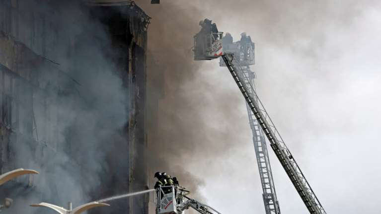 Ρωσία: Μεγάλη φωτιά σε επιχειρηματικό κέντρο στη Μόσχα - Πάνω από 125 άνθρωποι διασώθηκαν - Δύο τραυματίες [βίντεο]