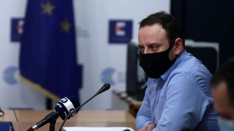 Κορονοϊός: Τι οδήγησε τους λοιμωξιολόγους στην απόφαση για άνοιγμα του λιανεμπορίου