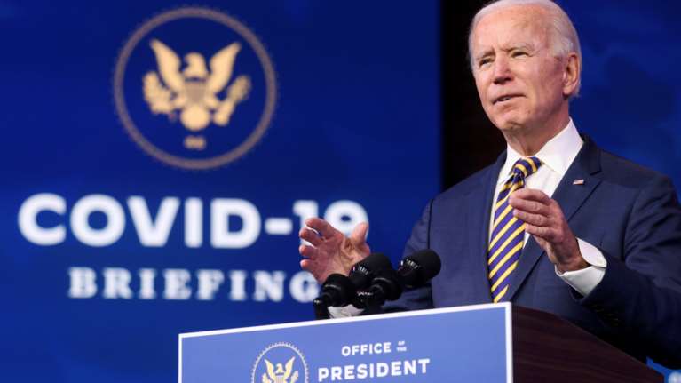 Μπάιντεν: Πακέτο άνω του 1,5 τρισ. δολαρίων για επιτάχυνση του μαζικού εμβολιασμού και στήριξη της οικονομίας