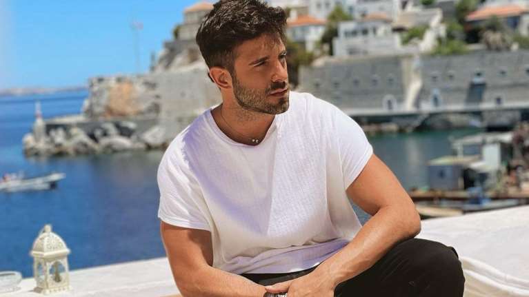 Ο Γιώργος Λιβάνης ξέχασε τη Μαριαλένα &amp; κάνει διακοπές με μία εκρηκτική ξανθιά celebrity!