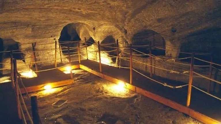 Διεθνής αποθέωση για το ελληνικό νησί με τις αρχαίες κατακόμβες: Χρησιμοποιούνταν για την ταφή των πρώτων Χριστιανών