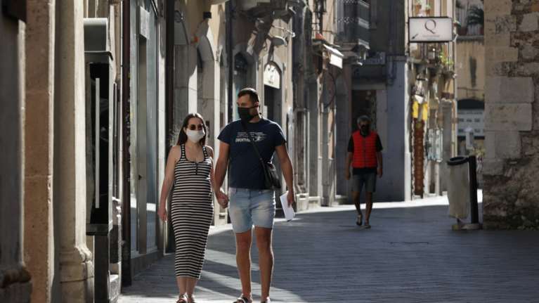 Ανοίγουν τα σύνορα στη Δανία αλλά ζητούν αποδεικτικά στοιχεία έρωτα 6μηνου για να δεις ξανά το έτερον ήμισυ!