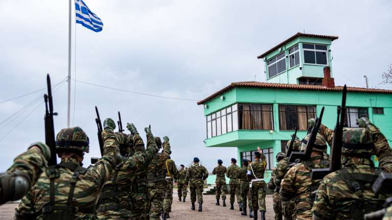 Όλες οι ρυθμίσεις για τους στρατεύσιμους κατοίκους εξωτερικού