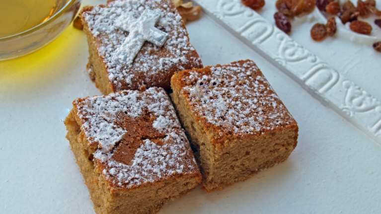 Γιατί φτιάχνουμε σήμερα φανουρόπιτα - Η παραδοσιακή συνταγή με 9 υλικά