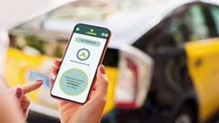 Τaxi app LEMON με φωνητική υποστήριξη για ανθρώπους με προβλήματα όρασης που συνοδεύονται από σκύλο οδηγό τυφλών