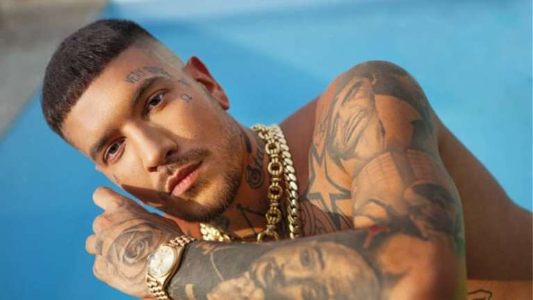 Βόλος: Κάλεσαν τον Snik σε εγκαίνια και... κατέληξαν στο αστυνομικό τμήμα [Εικόνες]