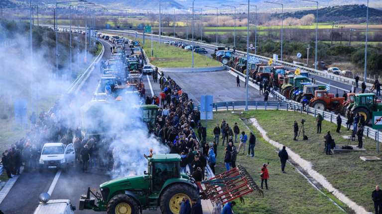 Αγροτικά μπλόκα: Κλειστό το ρεύμα εξόδου στα Μάλγαρα - Τι ισχύει σε Χαλκιδική, Ημαθία, Πέλλα, Πιερία, Καβάλα...