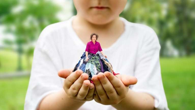 Μικροί Ήρωες σε Κρίση: Το καινοτόμο εκπαιδευτικό πρόγραμμα της MeWe φέρνει τα παιδιά στη θέση του σκηνοθέτη