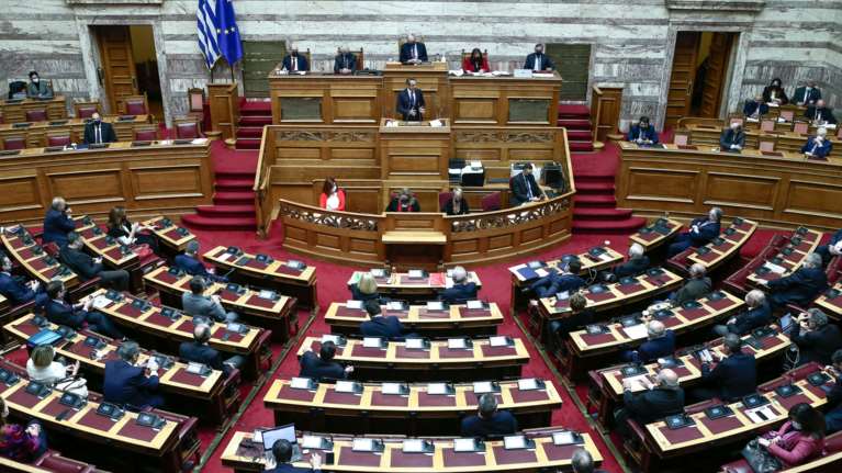Προ ημερησίας συζήτηση στη Βουλή την Παρασκευή για την πανδημία μετά από αίτημα της Γεννηματά