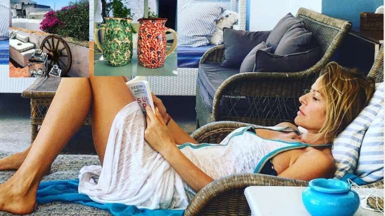 Τζένη Μπαλατσινού: Το απίθανο σπίτι της στην Πάτμο - Τα πιάτα, οι κανάτες και το απέραντο γαλάζιο