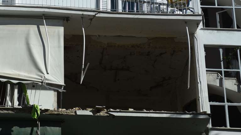 Σ. Ζαχαράκη: Στη Βουλή τα μέτρα για την πολυκατοικία που καταστράφηκε από τρομοκρατική έκρηξη στους Αμπελόκηπους