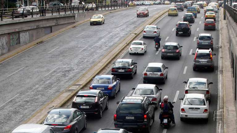 Για γερά νεύρα η κίνηση στην Αθήνα: Μποτιλιάρισμα χιλιομέτρων στην άνοδο της Κηφισίας - Δείτε Live