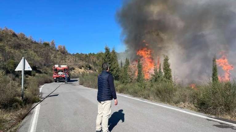 Συναγερμός στην Πυροσβεστική: Μεγάλη φωτιά στη Μεγαλόπολη [Εικόνες - Βίντεο]